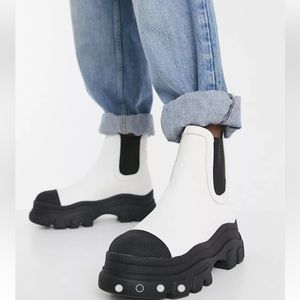 NWT Forever 21 - NWT Colorblock Chelsea Booties size 10